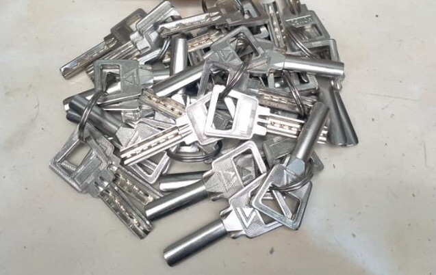 Khoá Cổng đầu sư tử gồm 25 CHÌA khoá phụ ( loại 5p )