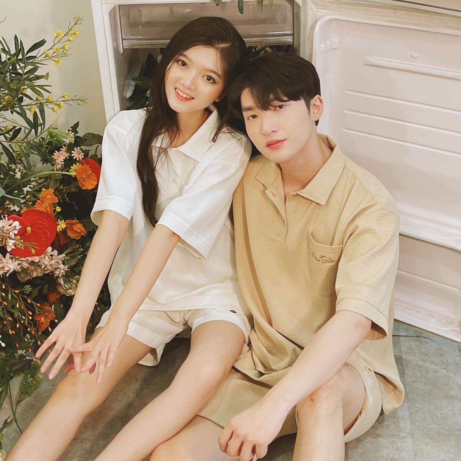 Bộ đồ tay ngắn có cổ YELLOW FLICKER unisex