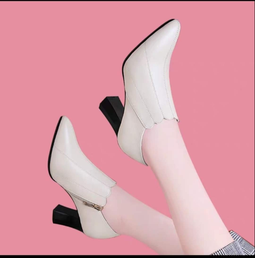 Giày boots cổ ngắn sang trọng