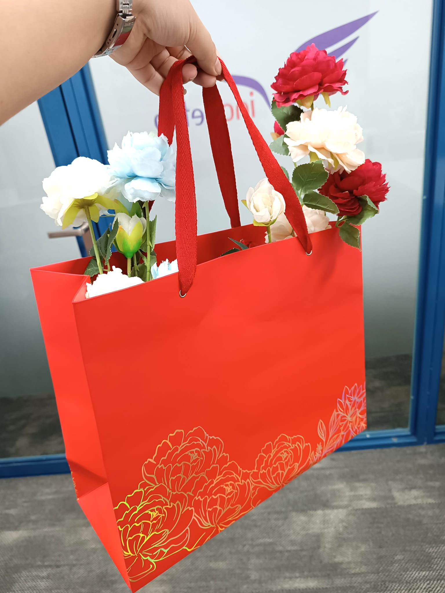 Combo 50 Túi giấy đựng quà lớn TT01 (KT: 28 x 35 x 14 cm)