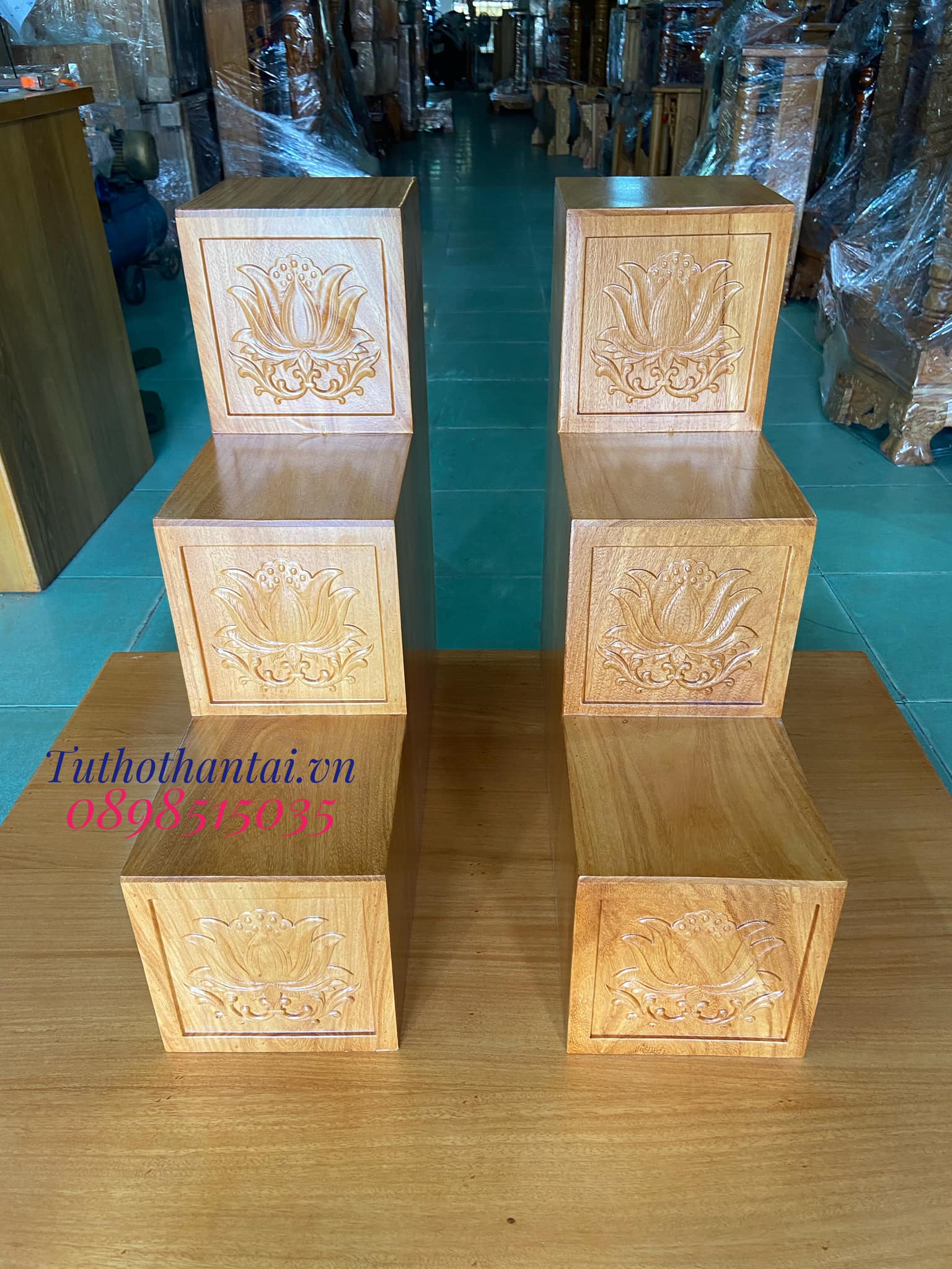 Bục tam cấp Hoa Sen bàn thờ thần tài ( Hàng cao cấp loại 1 )