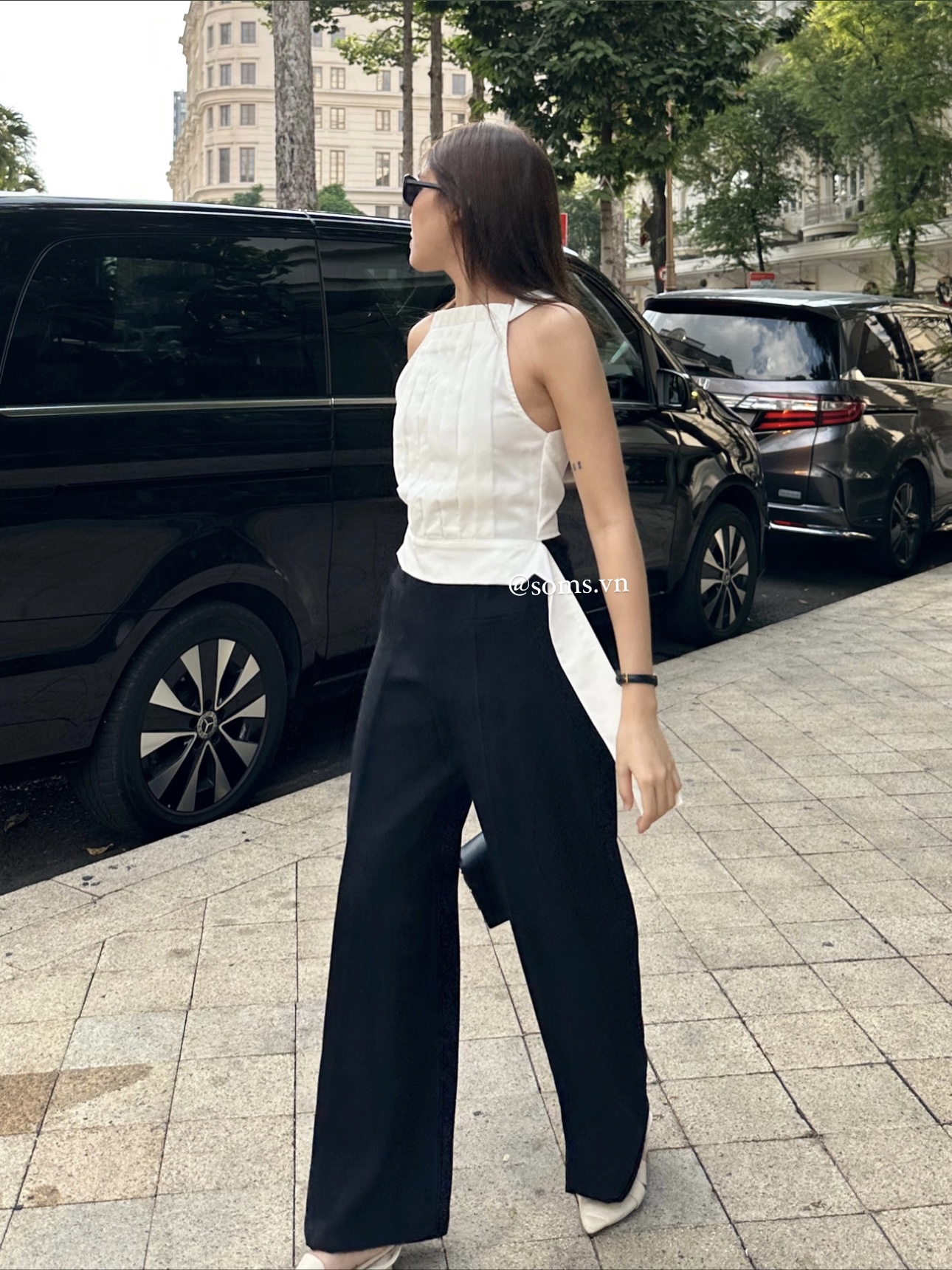 Áo kiểu yếm cổ phối xếp ly lạ, mặc được 2 kiểu - 𝐌𝐚𝐫𝐢𝐬 𝐒𝐡𝐢𝐫𝐭