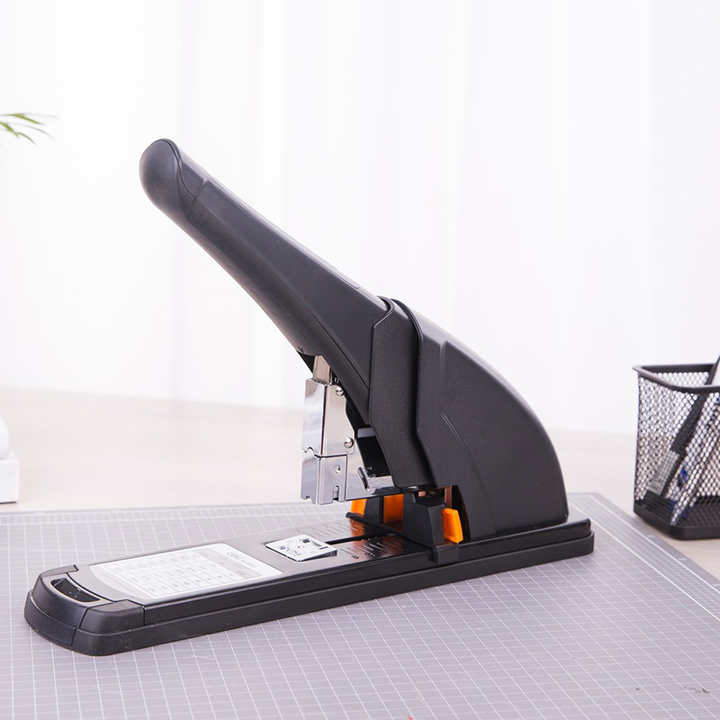 Dập ghim đại 23/6 ~ 23/23; 210 tờ 0385 (Deli)