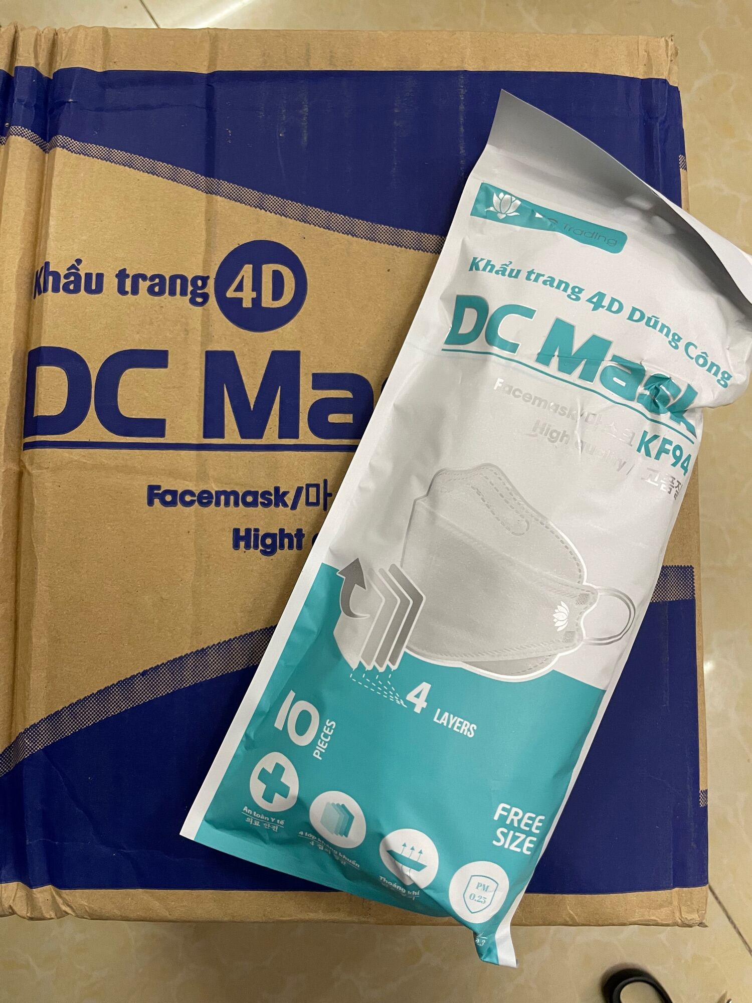 1 thùng khẩu trang KF94 hiệu DC (Dũng Công) 300 chiếc các màu
