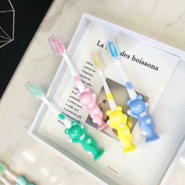 Set 4 bàn chải đánh răng cho bé hình thỏ gấu