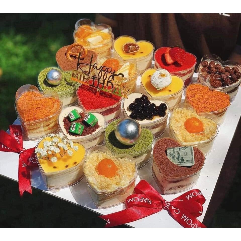 Set 10 hộp mousse vuông tim