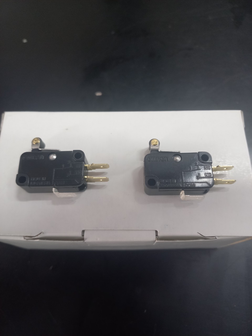 Công tắc hành trình V-155-1C25