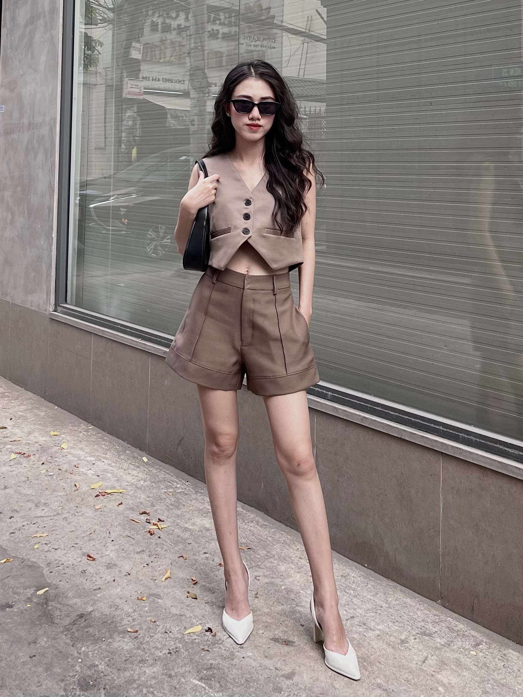 Quần Short Lưng Cao Tafta Màu Trắng - HOO DESIGN