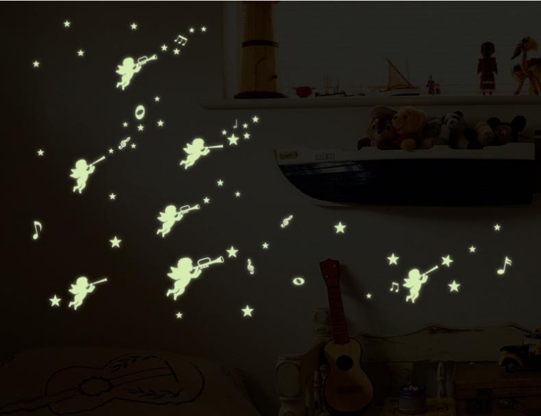 Decal trang trí Thiên Thần thổi kèn - Dạ Quang