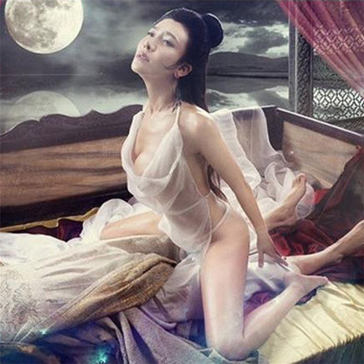 Váy ngủ ren sexy trong suốt
