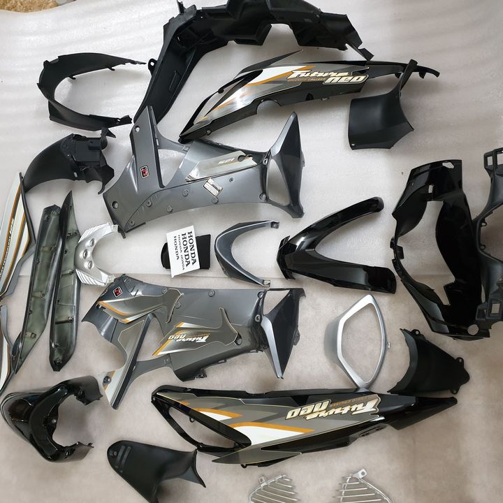 [TẶNG TEM] Dàn áo xe FUTURE NEO nhựa ABS nguyên sinh cao cấp màu ĐEN - có KHUYẾN MẠI BỘ TEM 3 LỚP