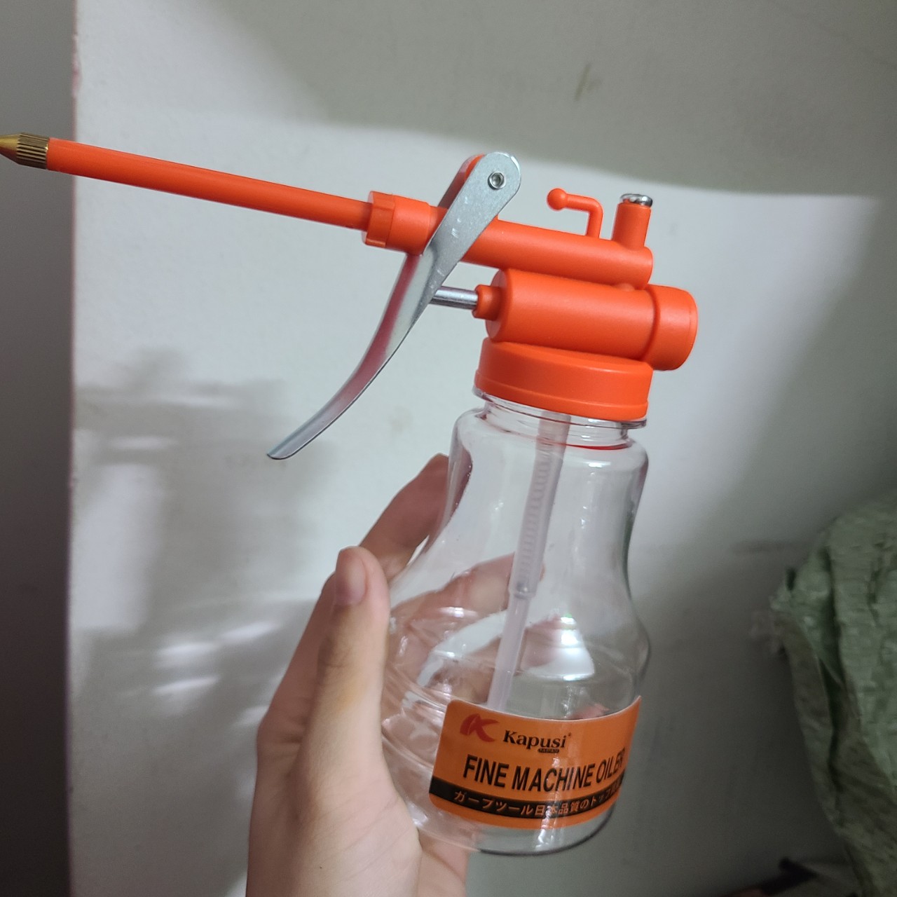 Dụng cụ sữa chữa -Bình châm nhớt nhựa màu trắng dung tích 250ml