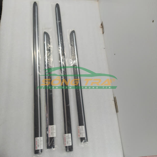 BỘ NẸP SƯỜN CỬA VIOS 2003-2005 CÓ CHỈ MẠ (GIÁ 1 BỘ NHƯ HÌNH)