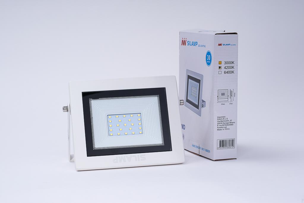 Đèn led pha 30W vỏ trắng