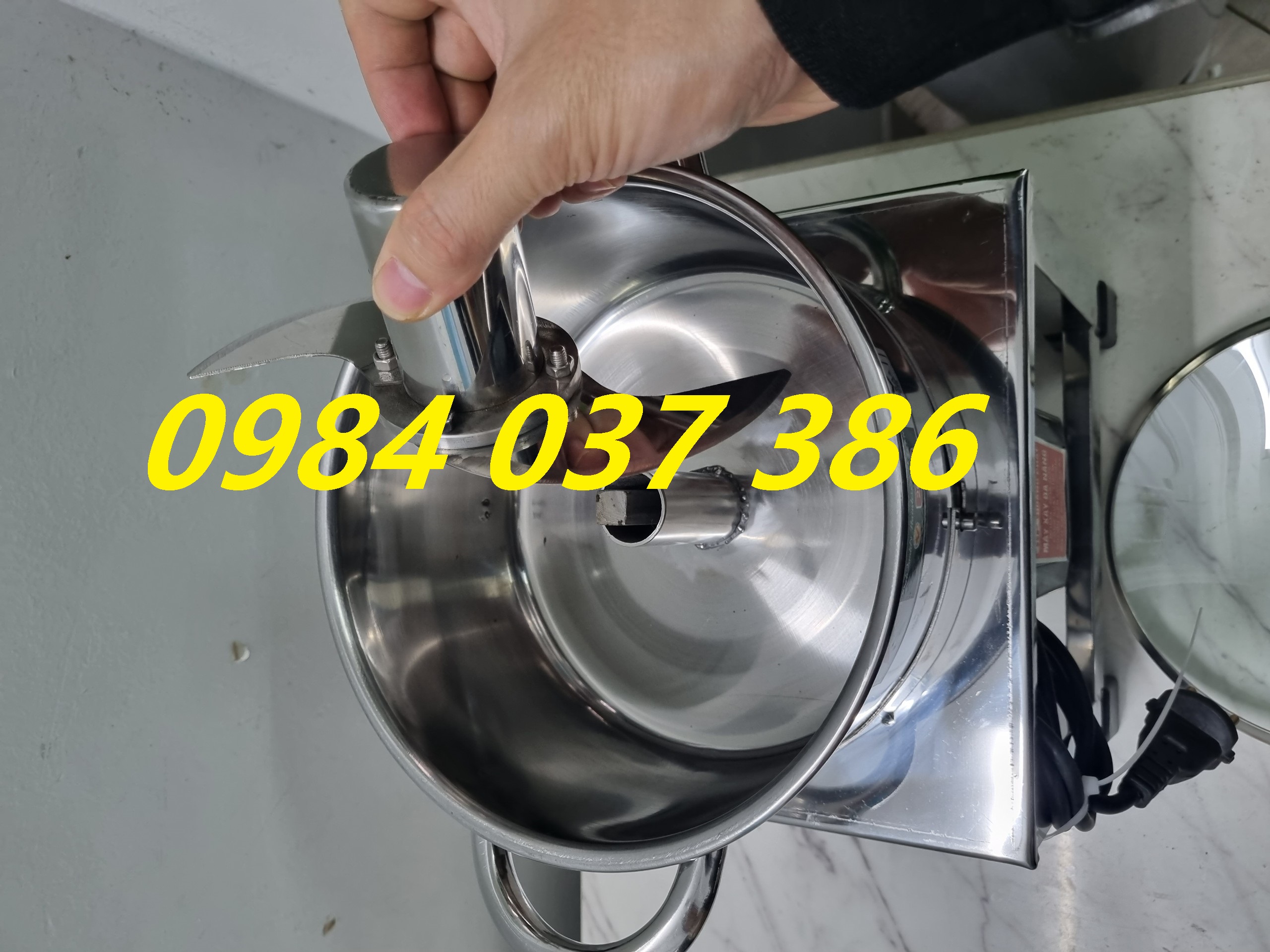 Máy làm giò bò, chả bò, bò viên, cá viên, giò lụa, chả lụa cực dẻo dai thơm 1100W