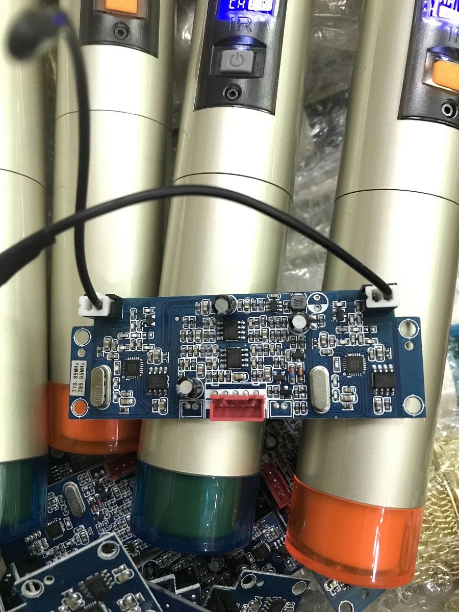 Bộ 2 Micro Không Dây Cao Cấp Cho Loa Kéo Tần số UHF