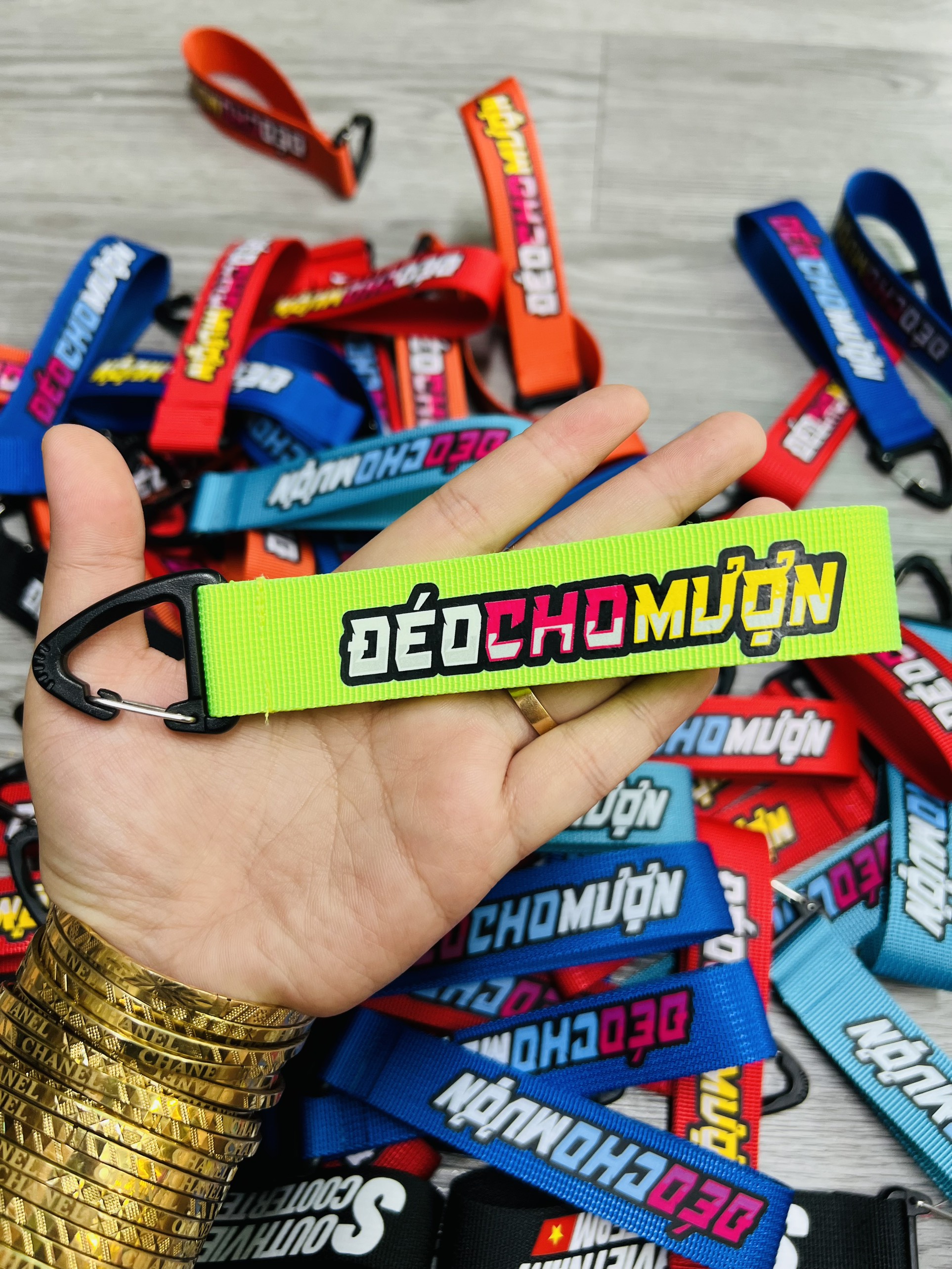 Móc Khóa Dây CHỮ KhôngChoMượn