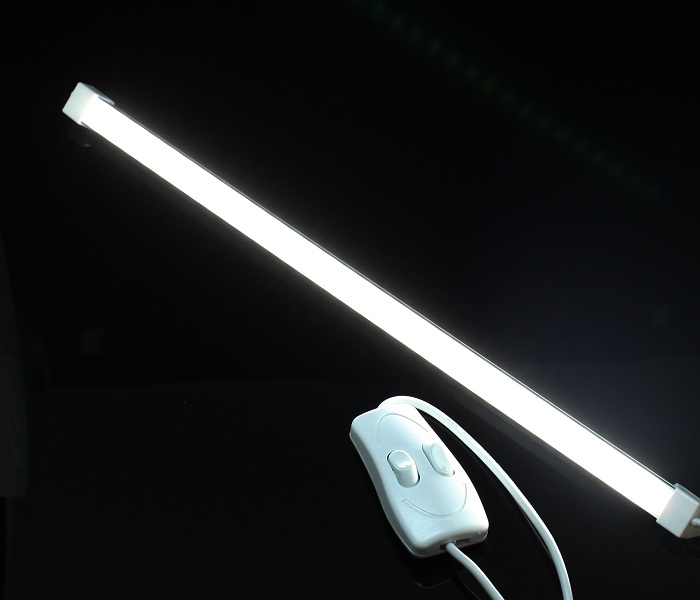 Đèn Led Dán Tường Dạng Dài Gồm 30 Bóng Led Cổng Cắm Usb