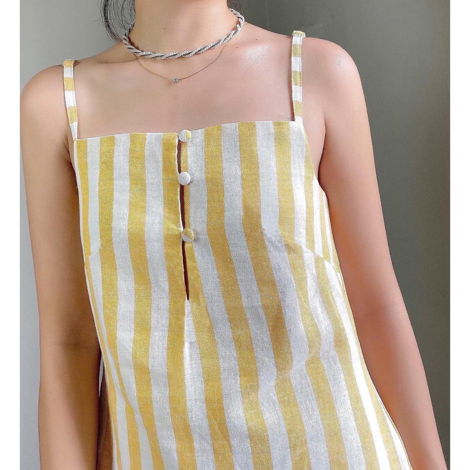 Đầm dây xẻ Եà linen sọc dọc