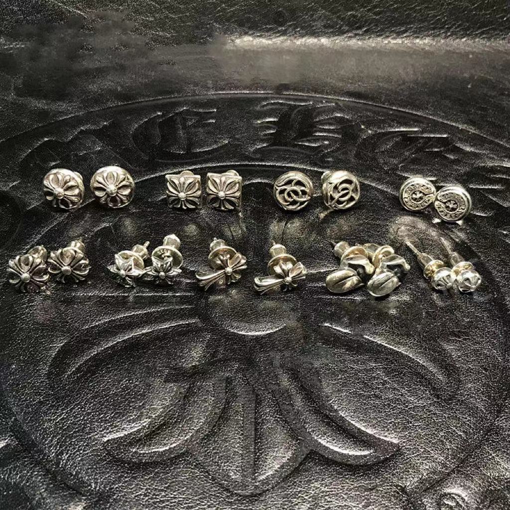 Khuyên tai CHROME HEART thép không gỉ