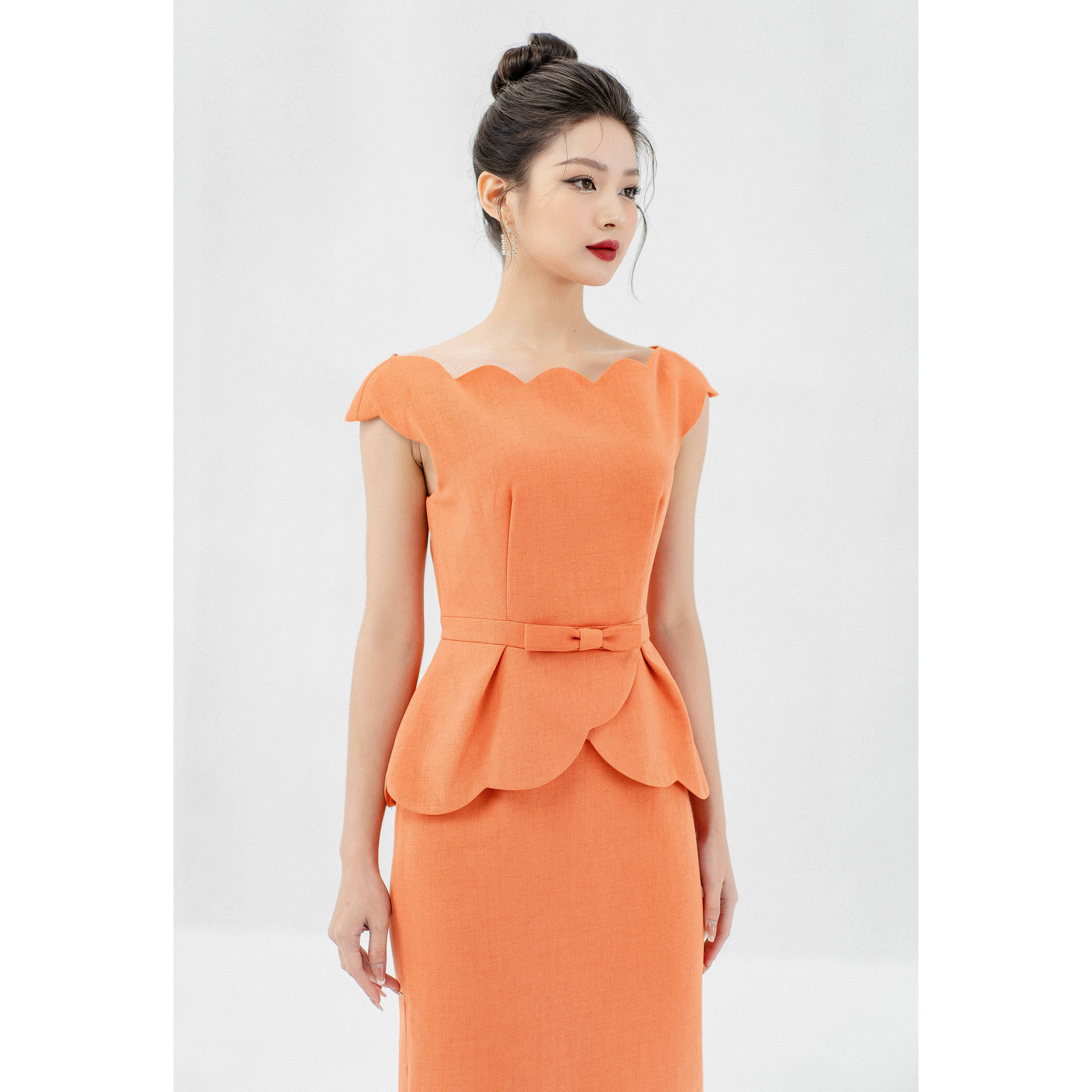 Đầm trễ vai phối nơ thời trang SIXDO (Scalloped Neck Midi Brocade Dress)