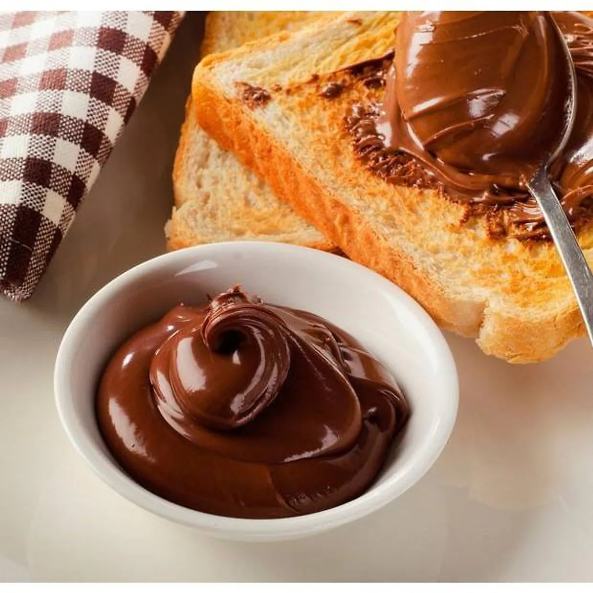Mứt Hạt Dẻ Chocolate Nutella 750gr ( Lọ thủy tinh - Đức-  Date tháng 5 .2024 )