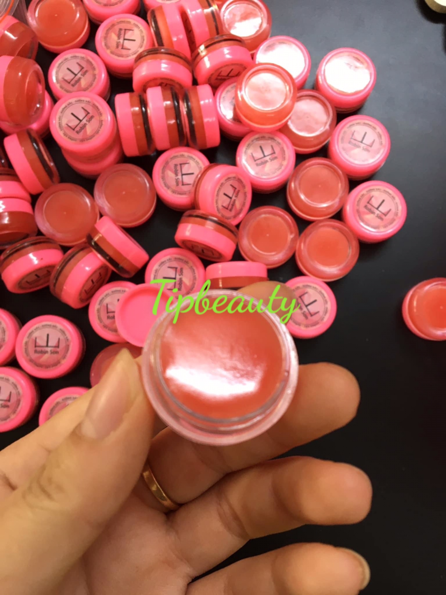 Dưỡng Gấc Robin Cấp Ẩm Cho Môi - Tipsbeauty