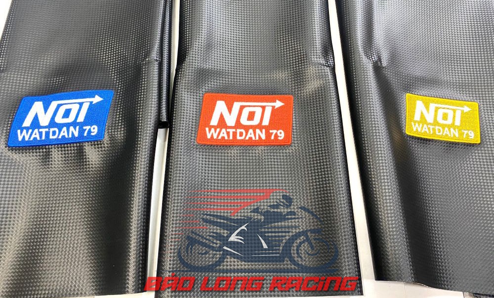 Da yên chữ NOI Thêu Kiểu Thái vân 3D gắn mọi loại xe máy Exciter,Winner,vario,Wave,dream,Sirius,sonic..... 3 màu lựa chọn siêu rẻ đẹp