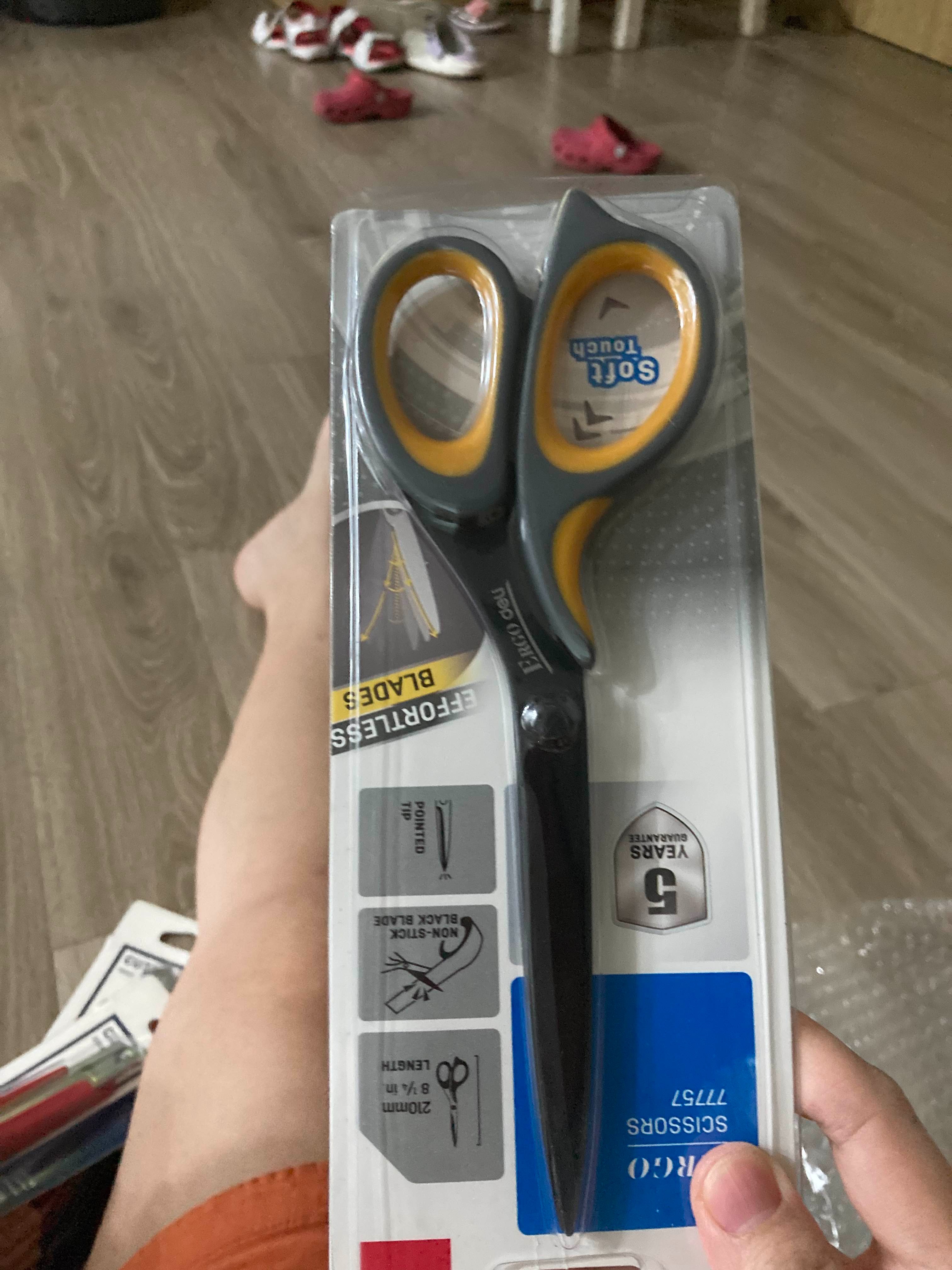 (1 Cây) Kéo văn phòng cao cấp 210mm Deli E77757