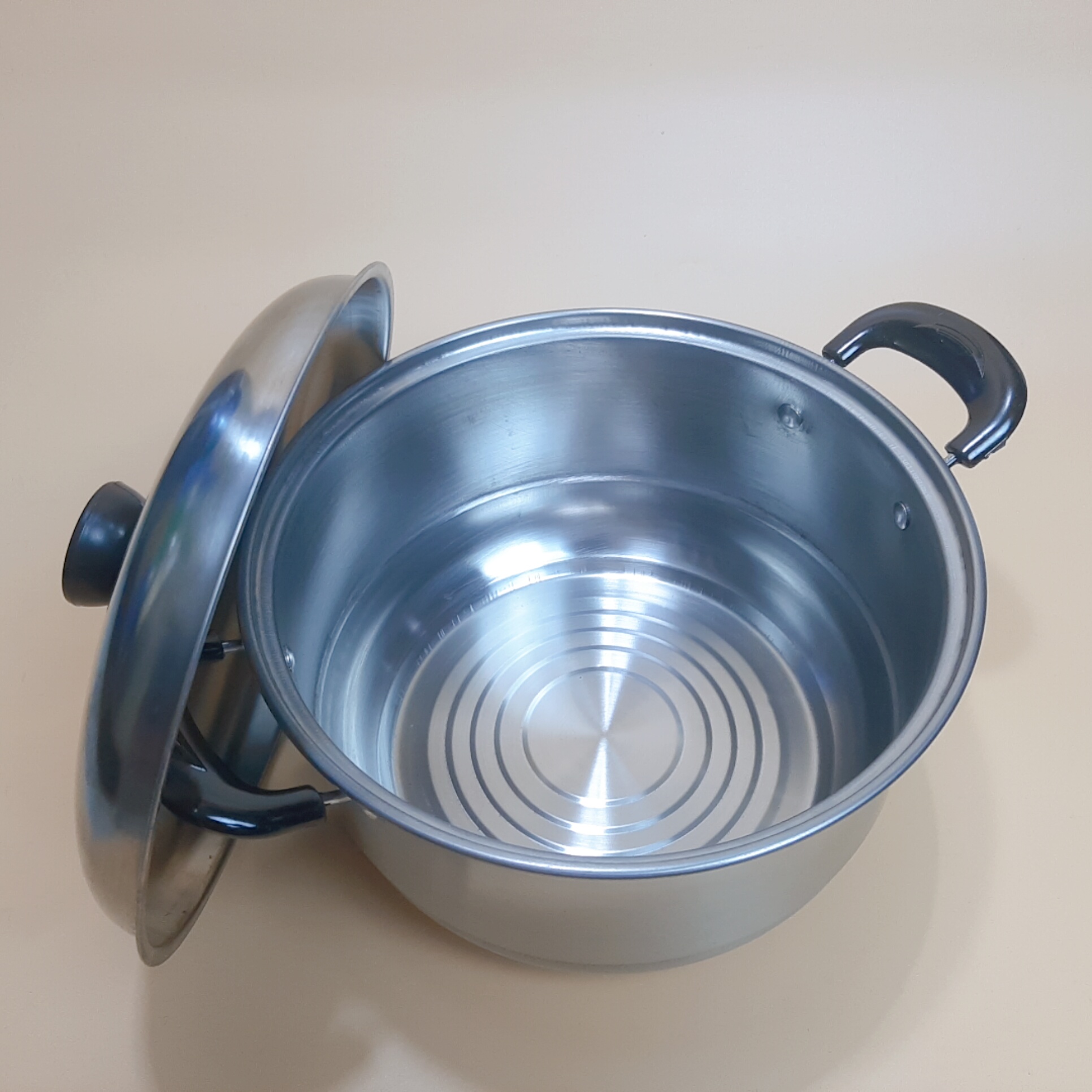 Nồi inox 23cm thân cao tay cầm chắc chắn chống nóng có nắp đậy kín cao cấp