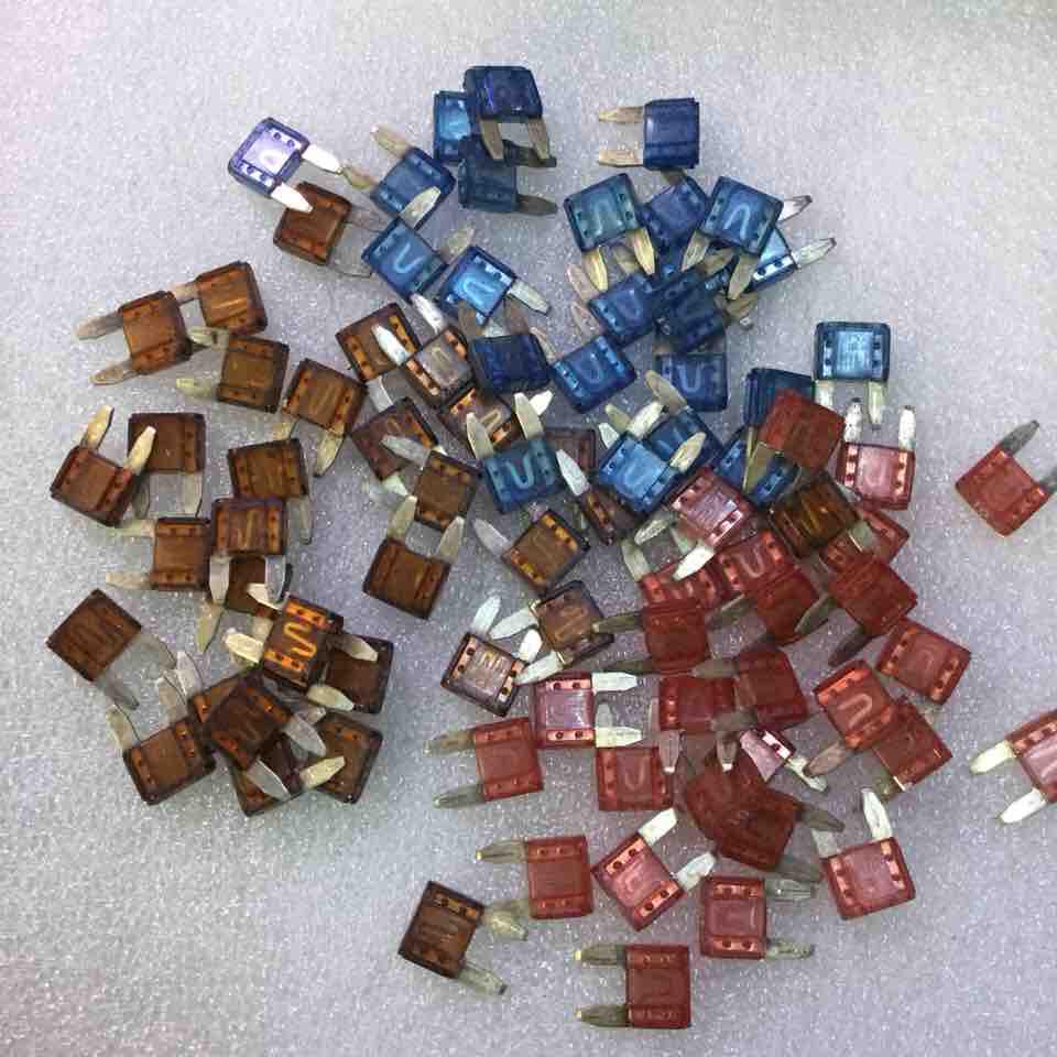 10 chiếc Cầu chì Nhật 7.5 -10-15 A cho ô tô xe máy