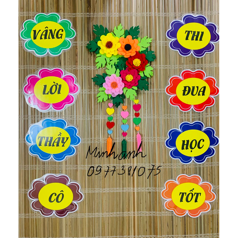 Khẩu hiệu "Vâng lời thầy cô - Thì đua học tốt” trang trí lớp học