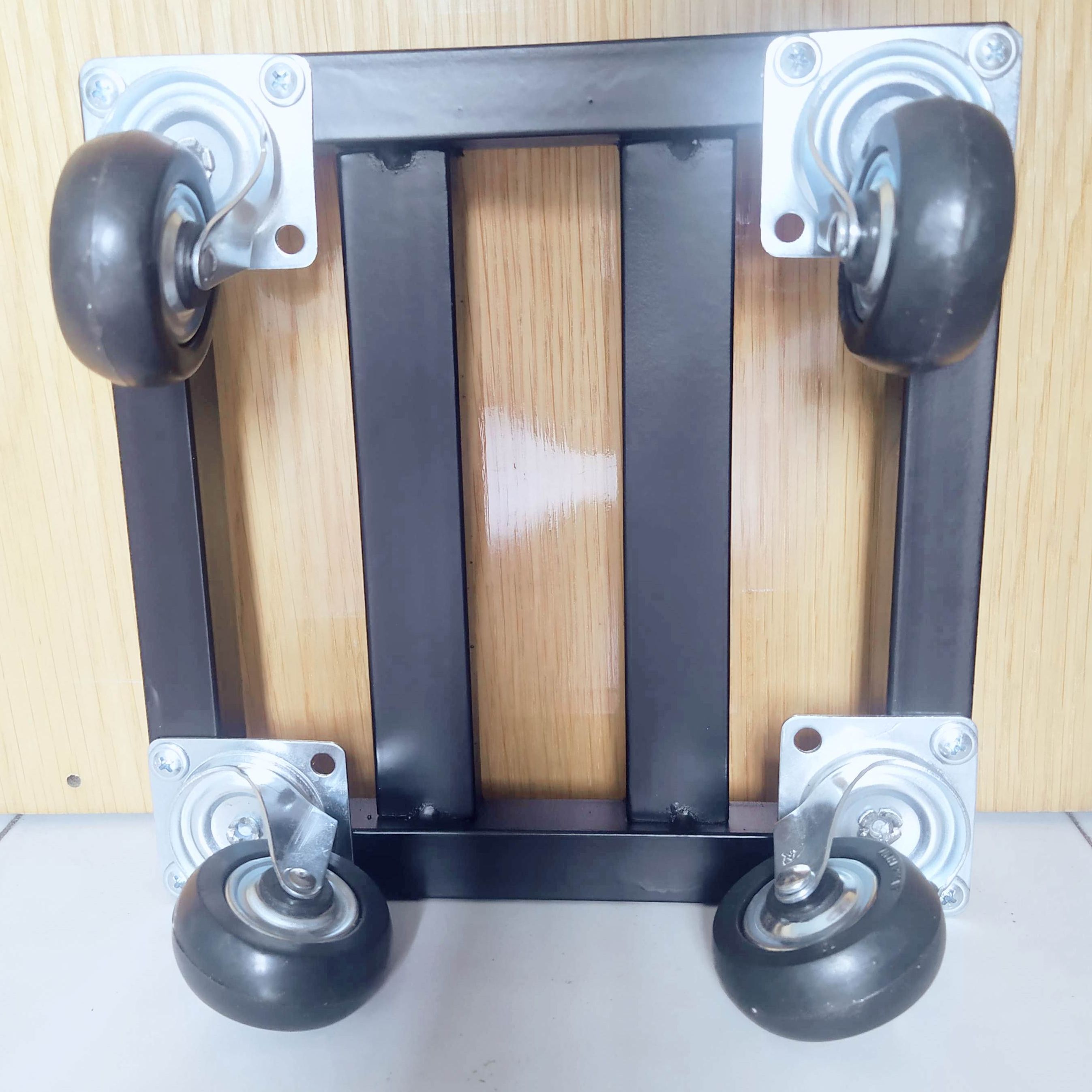 Đế Lót Chậu Trồng Cây - Đế Bánh Xe Đa Năng(Kích Thước 20X20)