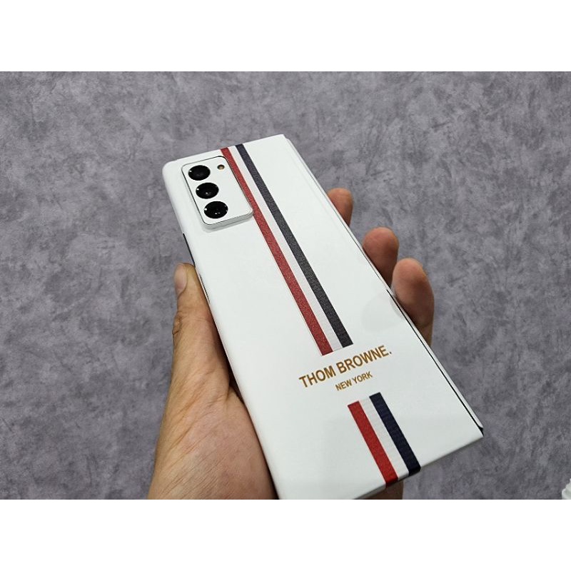 Dán skin 3m galaxy fold 2 thom browne - tặng bộ dụng cụ dán