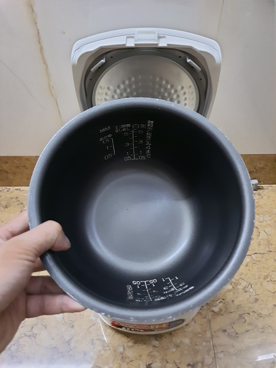 Nồi cơm điện cao tần Zozirushi 1L nhật bãi