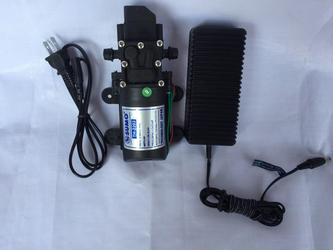 Máy bơm mini phun sương tưới lan, rửa xe SUMO đen 12V kèm nguồn Adapter 12V5A... Máy tự động hút và ngắt nước