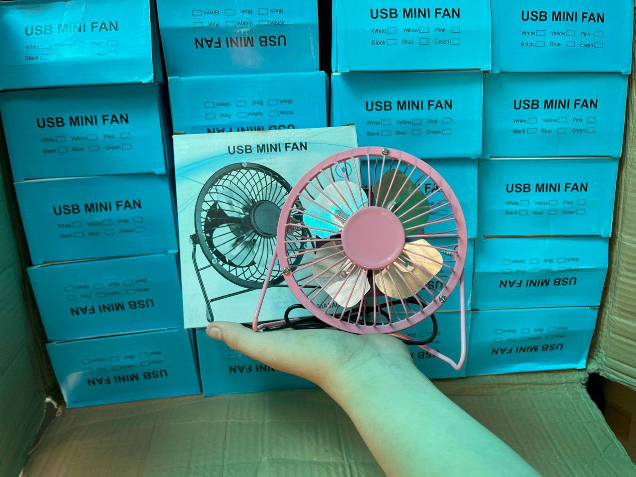 QUẠT MINI LỒNG SẮT TIỆN DỤNG -QUẠT MINI