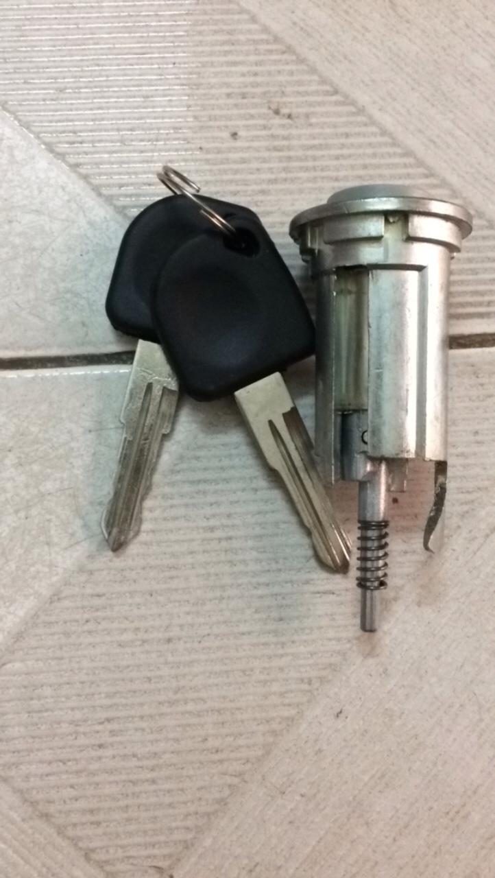 Khoá điện trong xe Daewoo Matiz / Chery QQ3