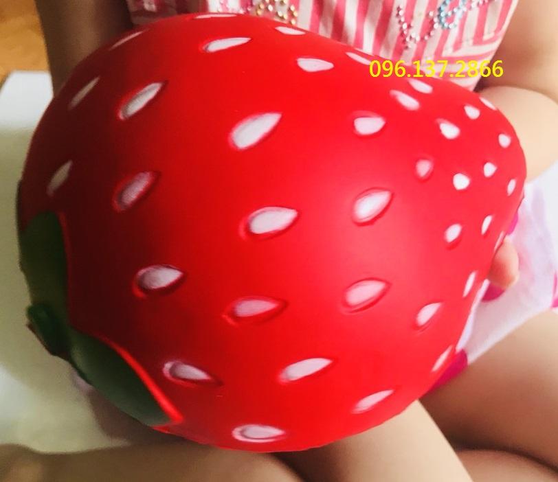 [HCM]Squishy Nửa quả Dâu Tây To Bự
