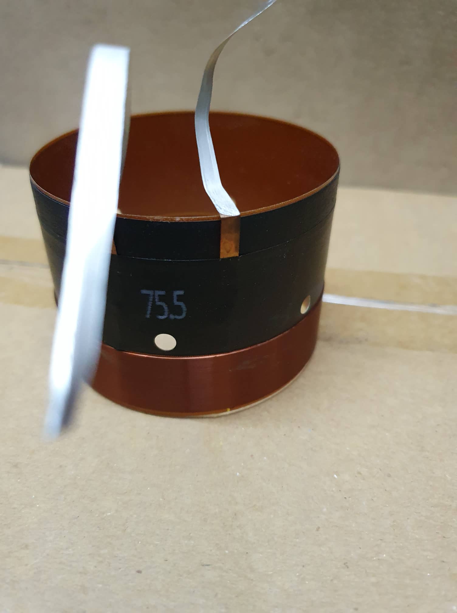 Côn loa 75.5 dây dẹt