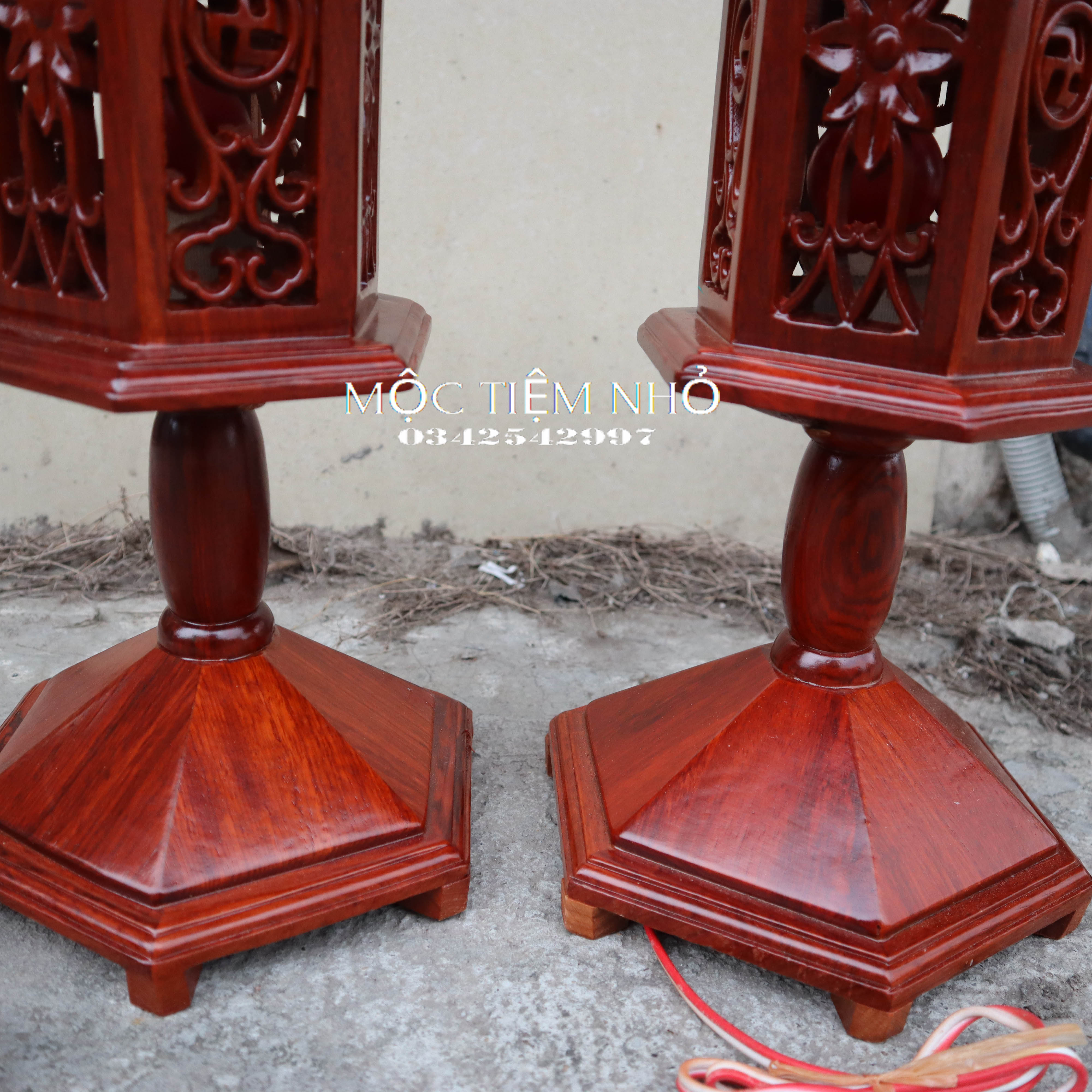 Cặp đèn gỗ hương đôi đèn thờ cây gỗ cao 48cm