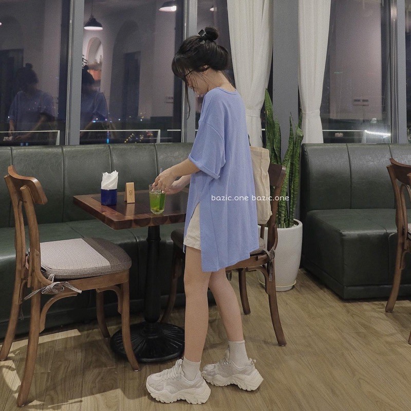 Áo phông xẻ tà