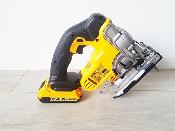 [Trả góp 0%]Máy Cưa Cầm Tay 18V Dewalt Dcs331D2 Dewalt DCS331D2
