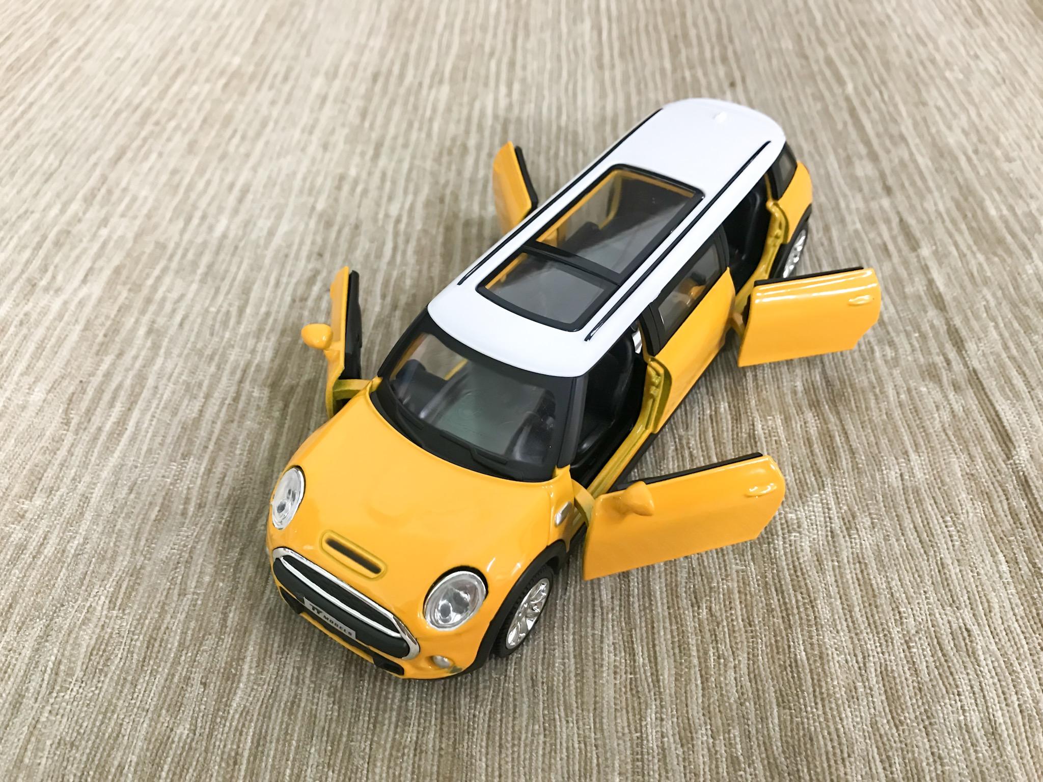 Xe mô hình Limousine 1:32