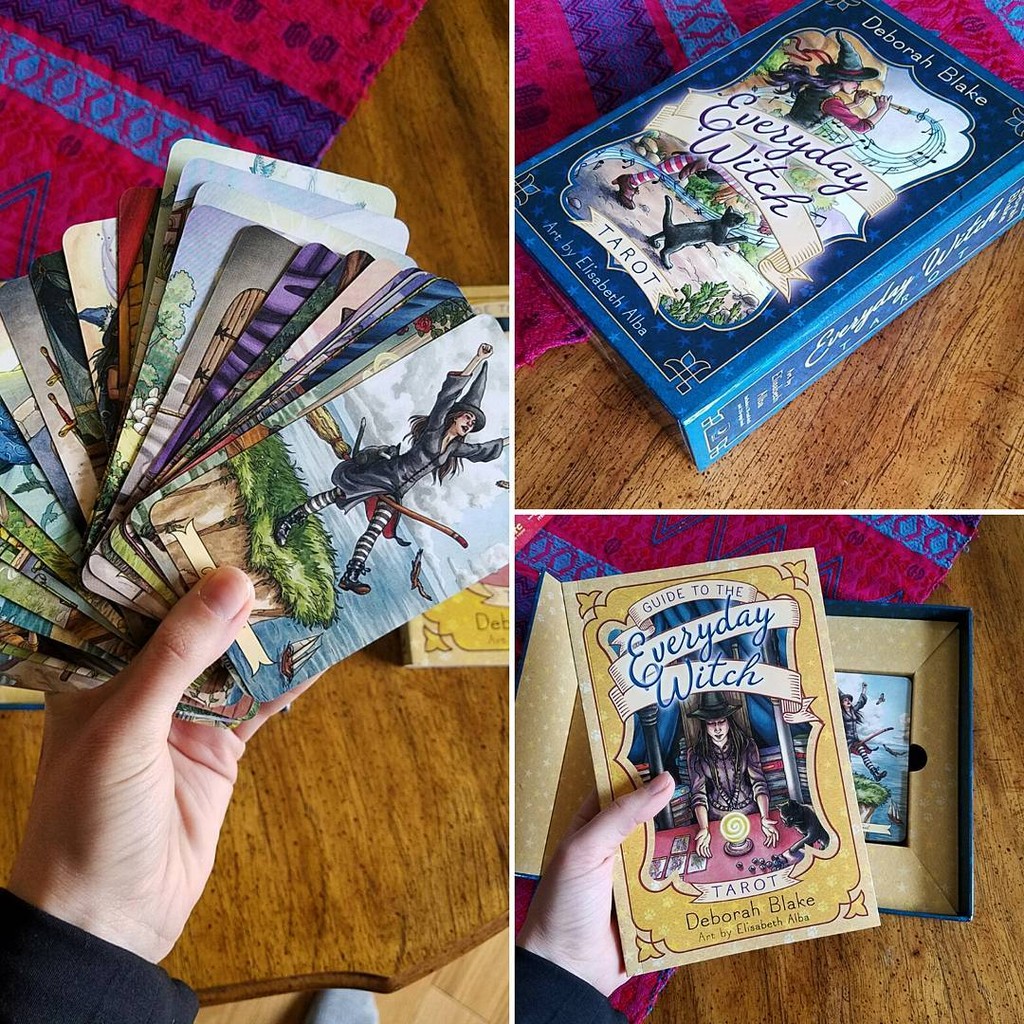 Bài Everyday Witch Tarot