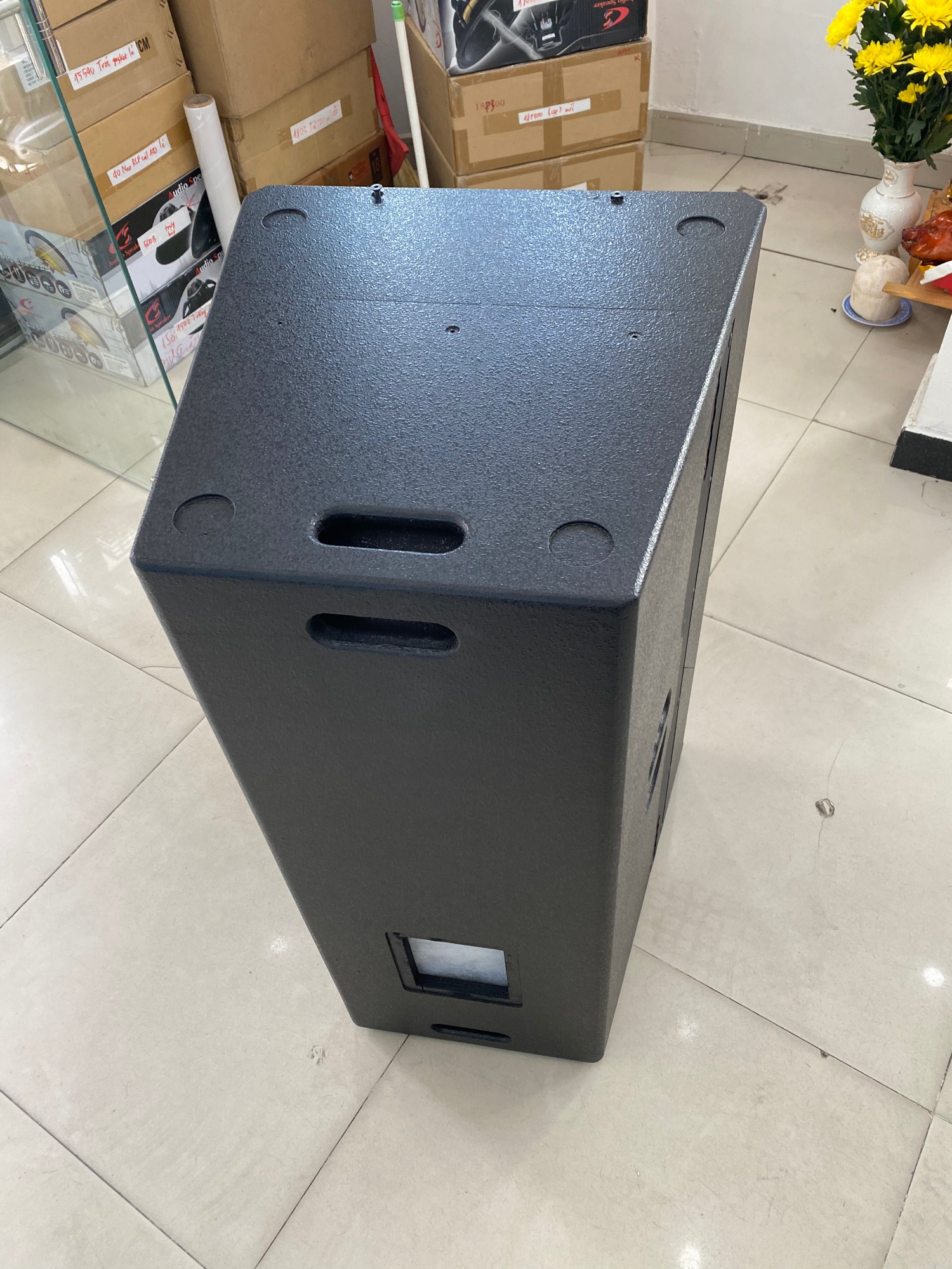 Thùng hoả tiễn 40 đôi