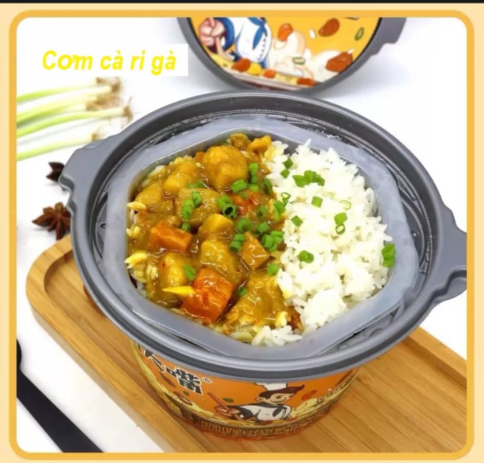 Cơm ăn liền ( Cơm tự sôi ) . Cơm cà ri gà
