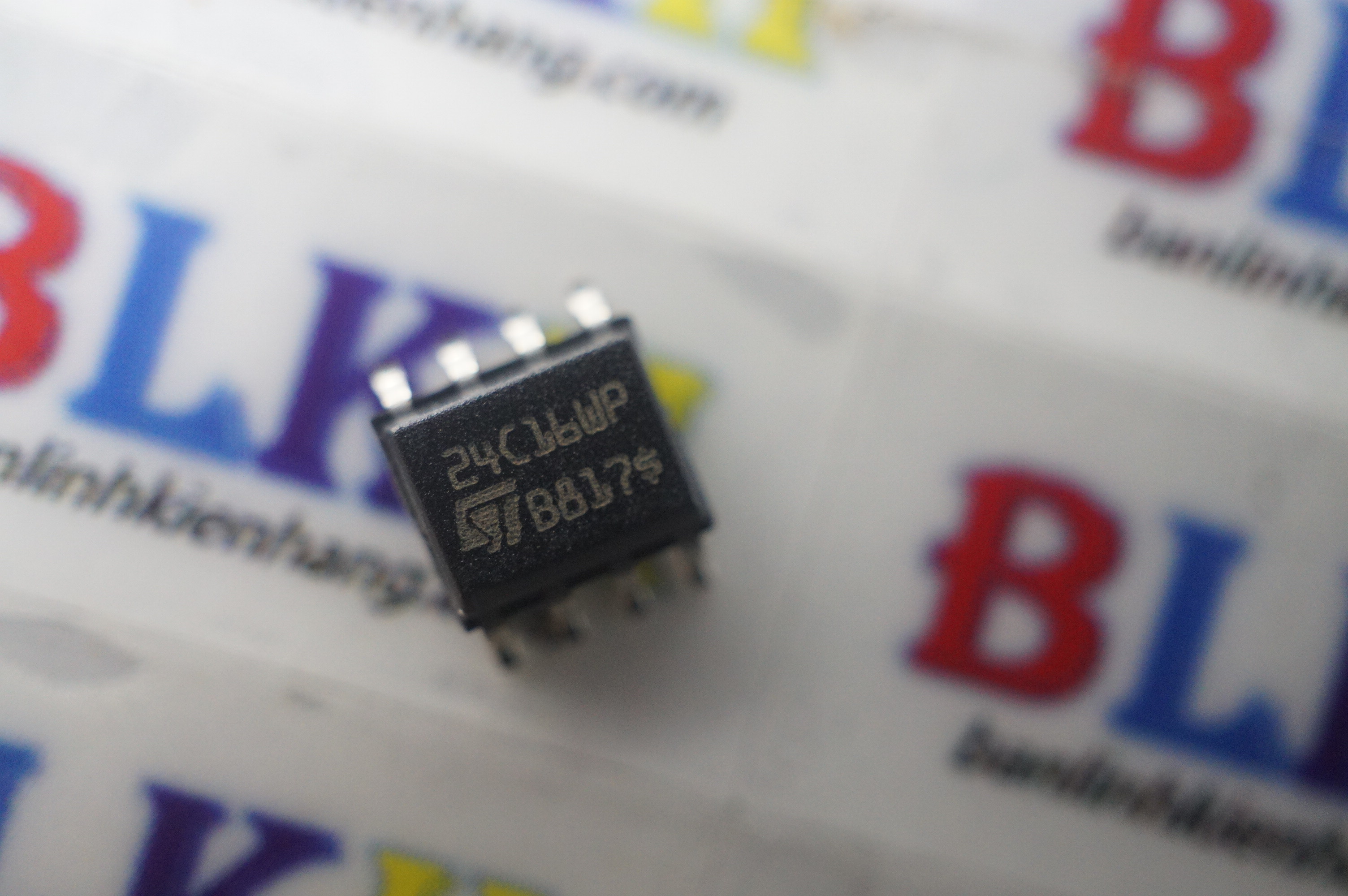 combo 3 con IC Nhớ EEPROM M24C16 24C16 24C16WP SOP-8 Mới Chính Hãng STMicroelectronics