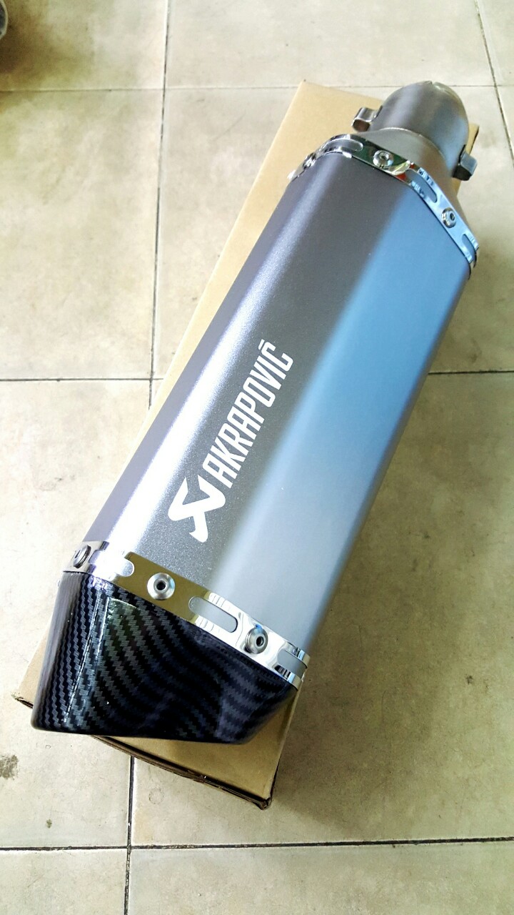 PÔ AKRAPOVIC HAI LỖ PÔ ( Tặng kèm BÁT CHỐNG GẮN HỤT PÔ ĐỘ).