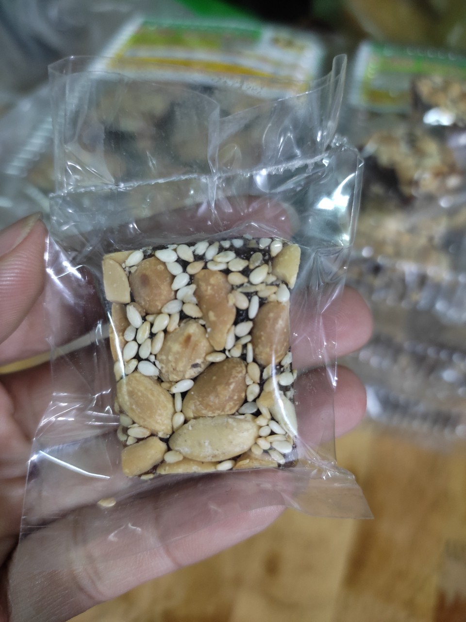 Kẹo Khóm Đậu Phộng